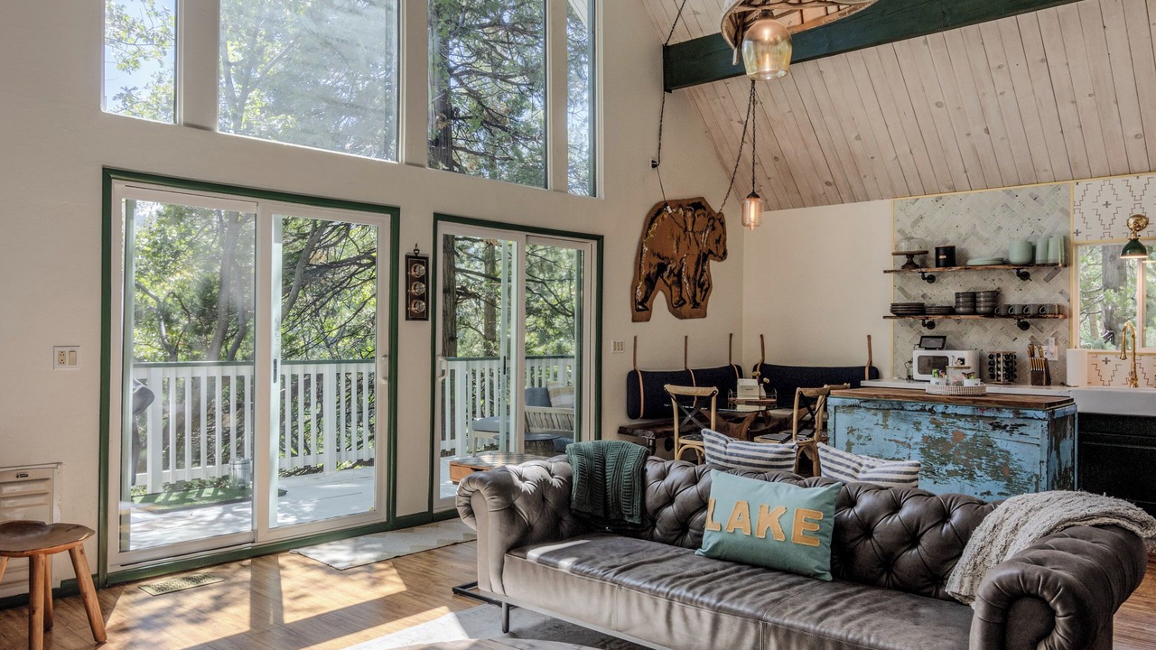 Photo of Livingroom in Blue Jay