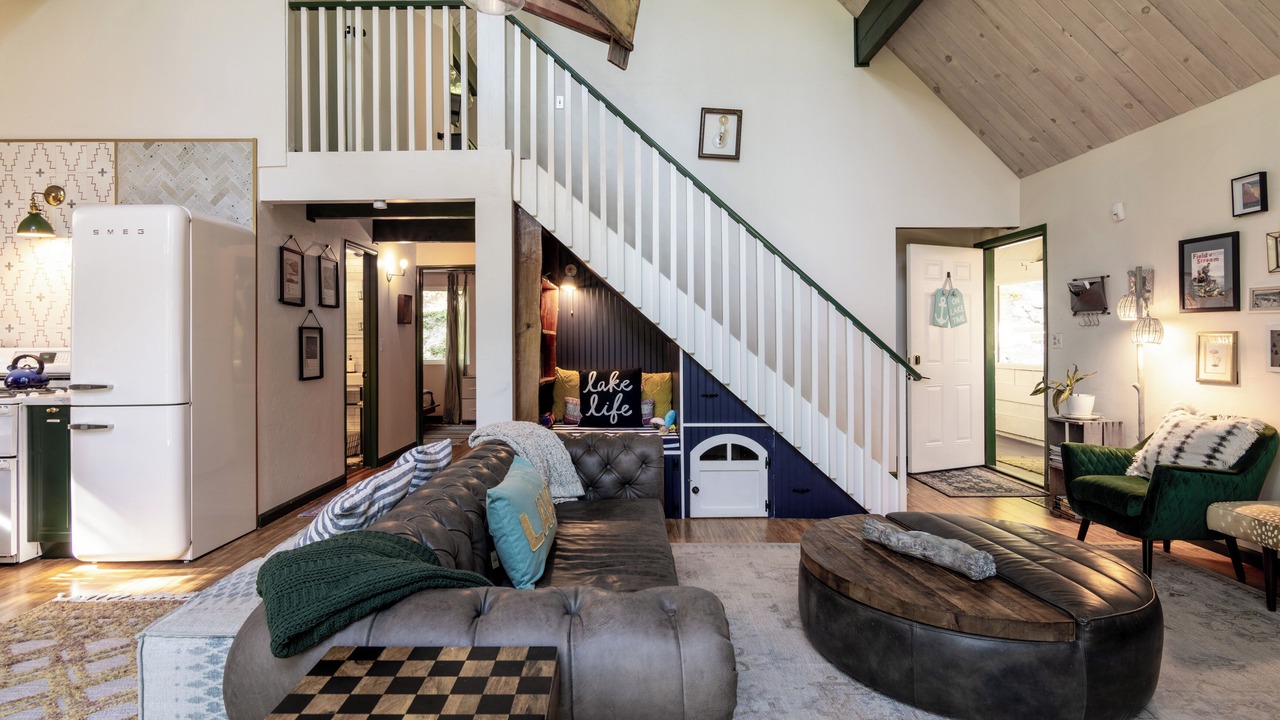 Photo of Livingroom in Blue Jay