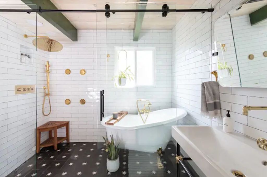 Photo of Bathroom in Blue Jay