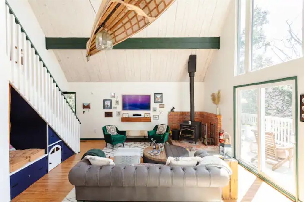 Photo of Livingroom in Blue Jay