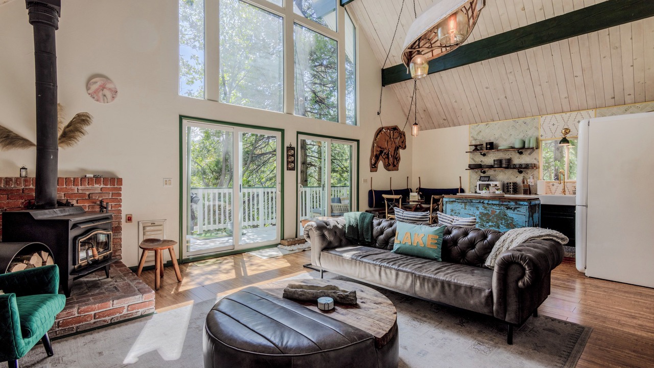 Photo of Livingroom in Blue Jay