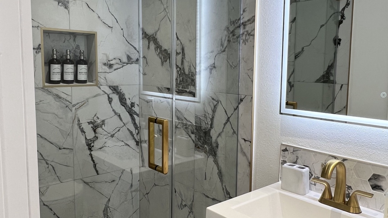 Photo of Bathroom in Lake View Terrace