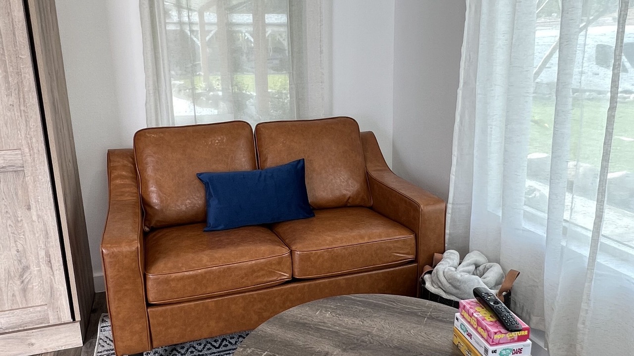 Photo of Livingroom in Lake View Terrace