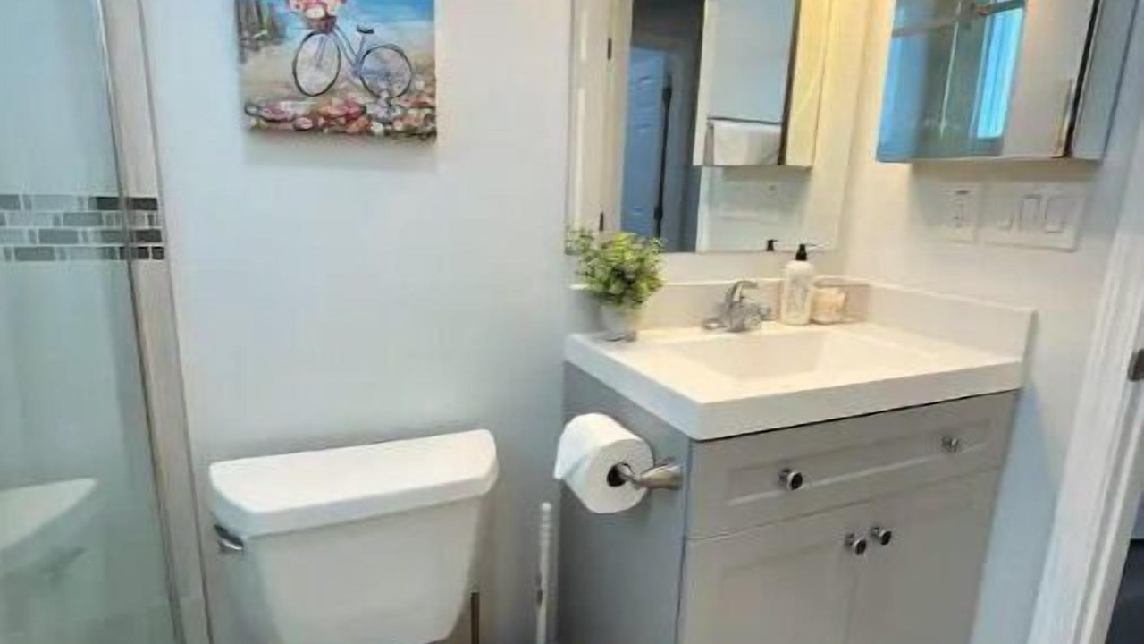 Photo of Bathroom in Midway City