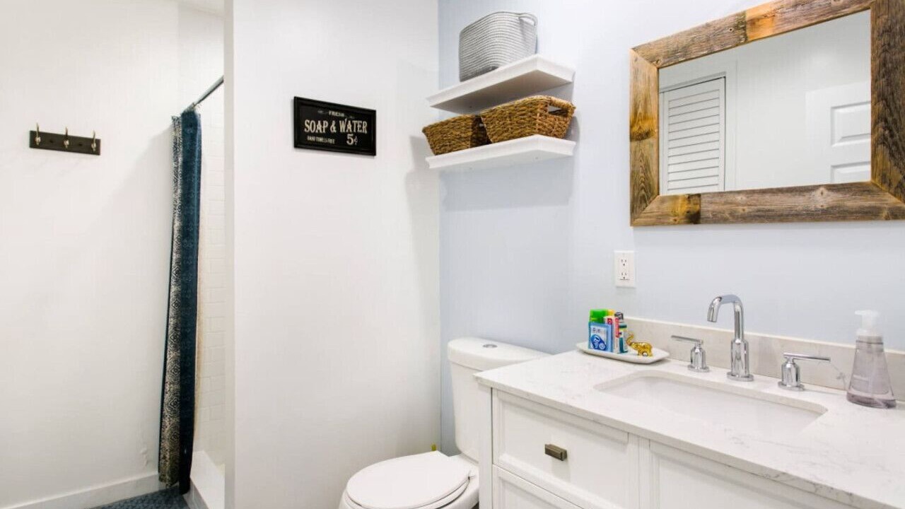 Photo of Bathroom in Valley Village