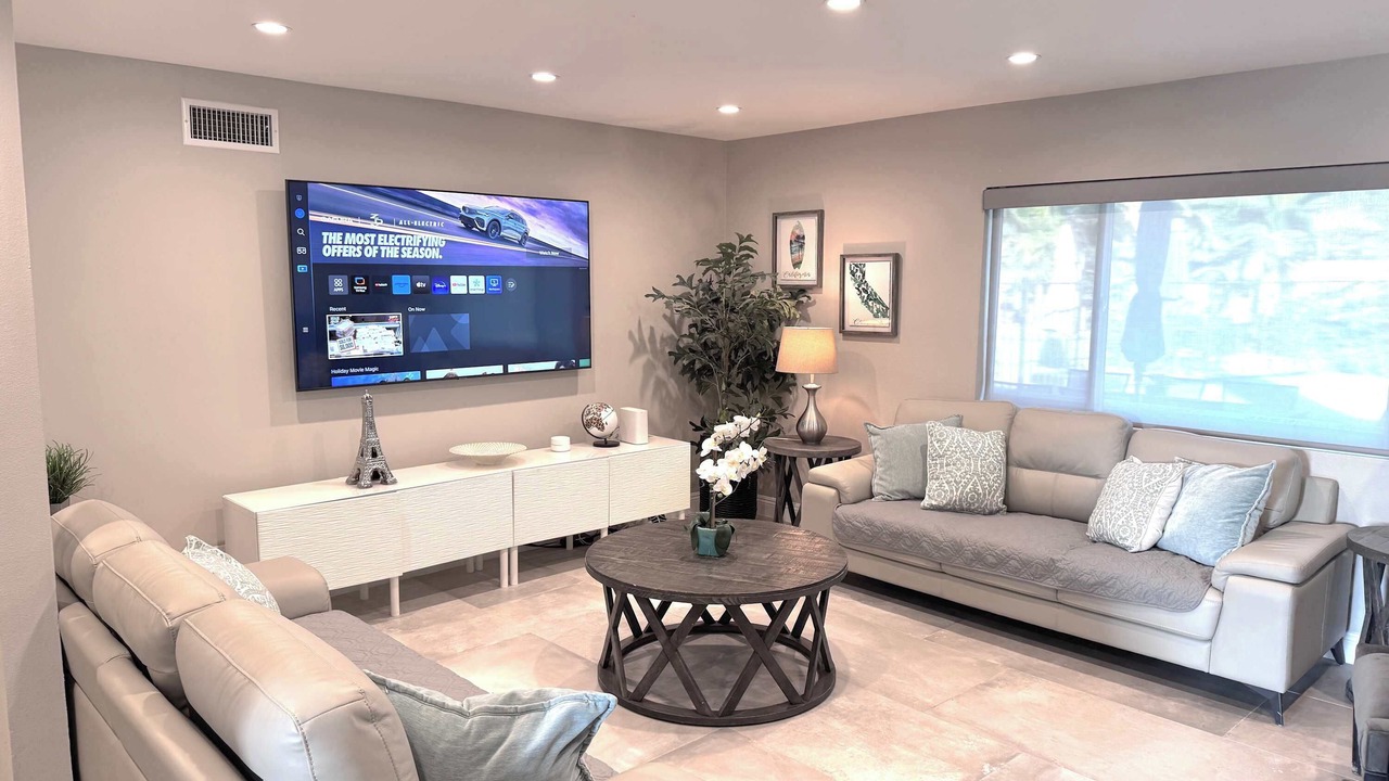 Photo of Livingroom in Sherwood Forest and Thistle Development