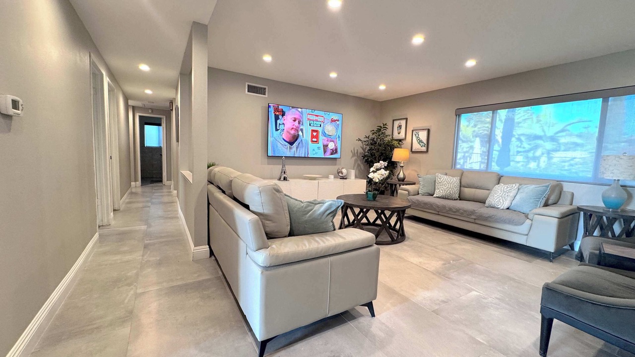 Photo of Livingroom in Sherwood Forest and Thistle Development