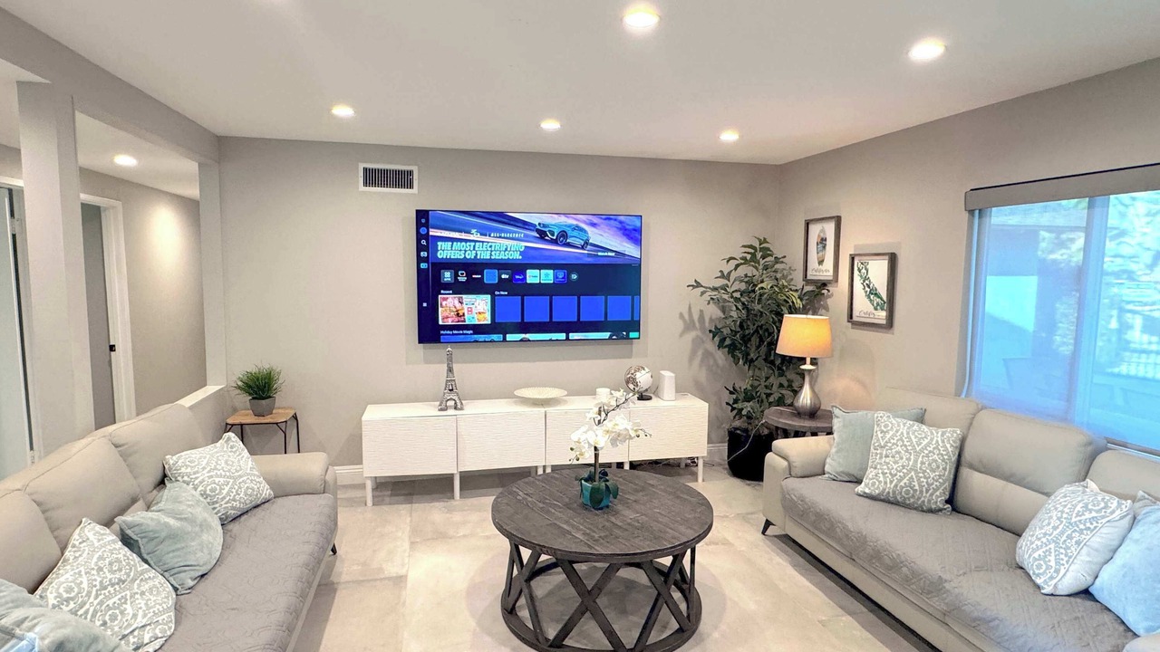 Photo of Livingroom in Sherwood Forest and Thistle Development