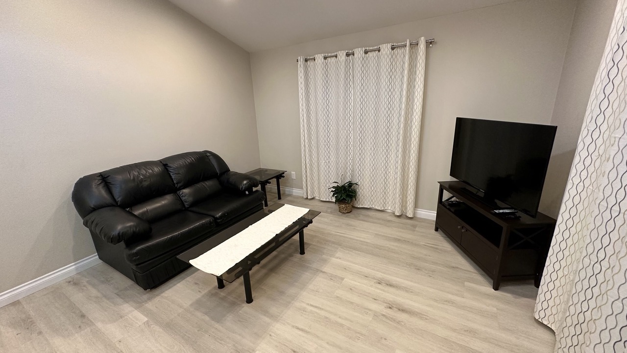 Photo of Livingroom in Westmont