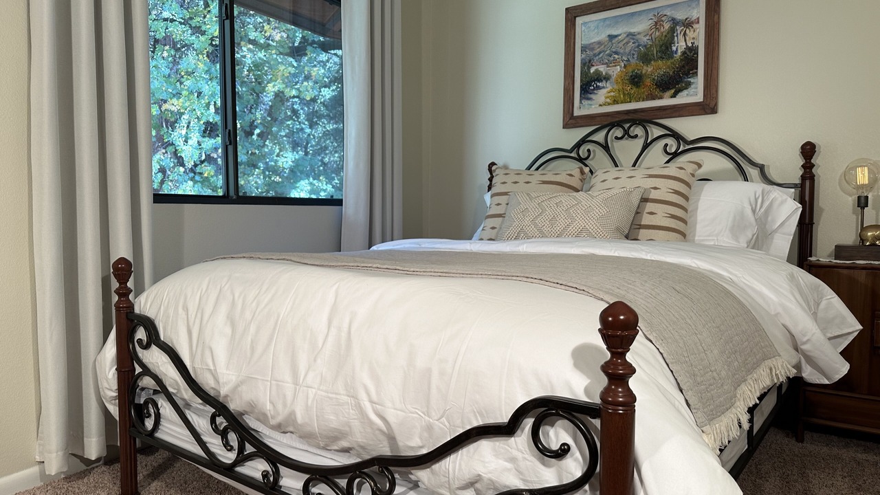 Photo of Bedroom in Pine Cove
