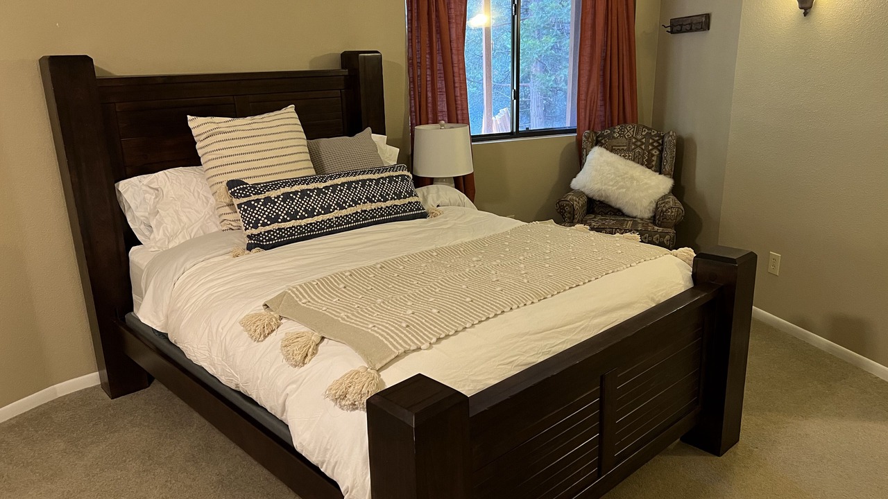 Photo of Bedroom in Pine Cove