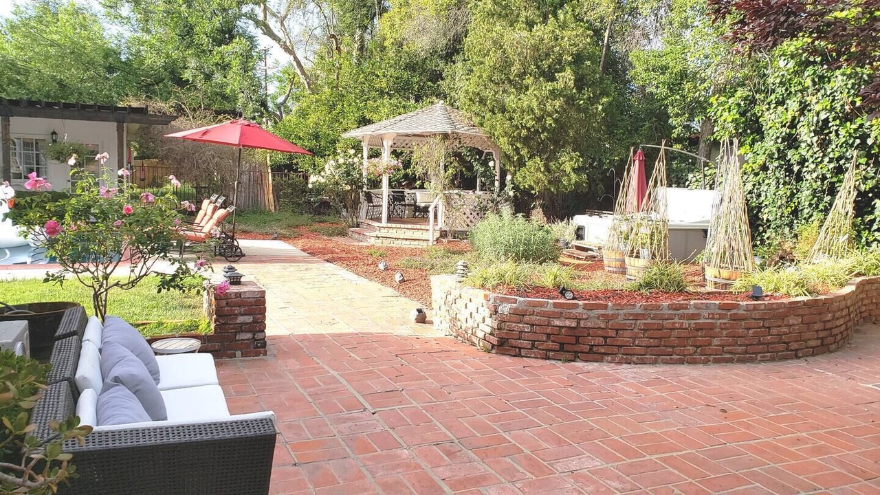 Photo of Outdoor in Northridge