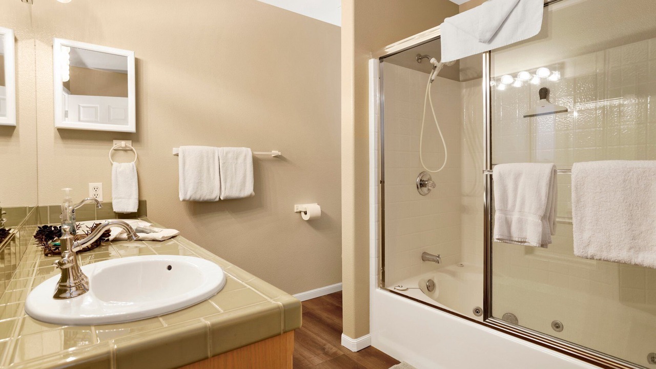 Photo of Bathroom in Castle Glen Estates