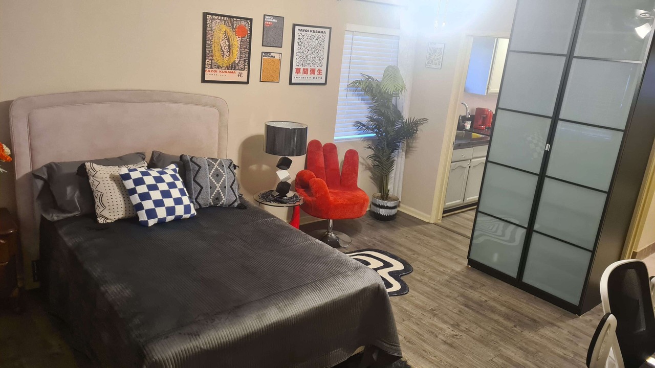 Photo of Bedroom in East Hollywood