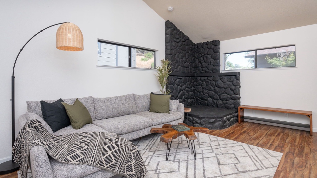 Photo of Livingroom in Oakhurst
