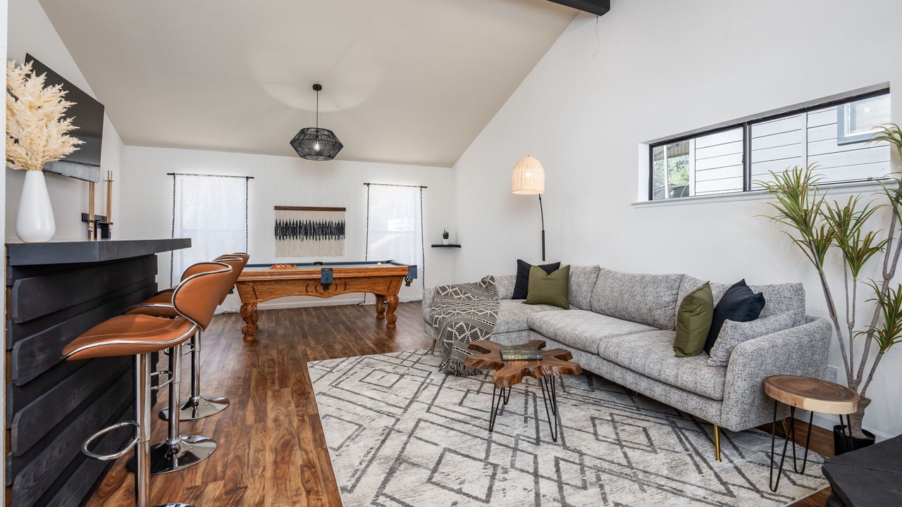 Photo of Livingroom in Oakhurst