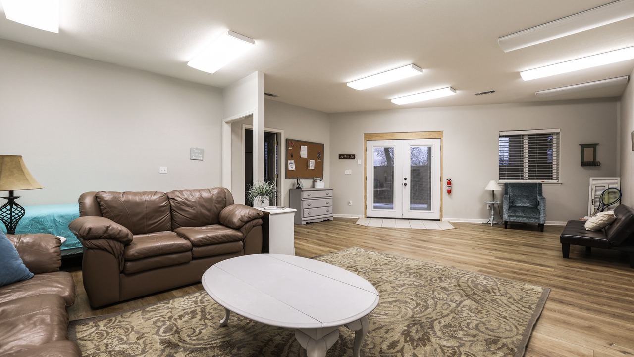 Photo of Livingroom in Springville