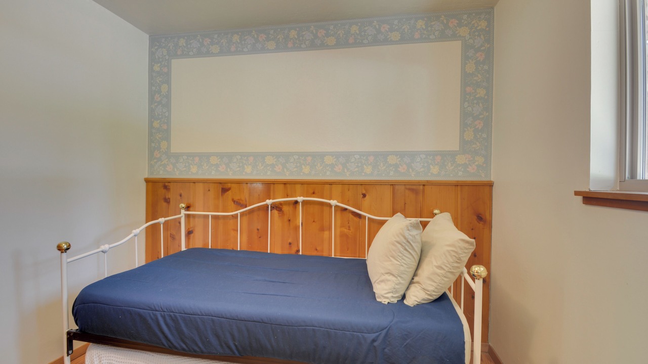 Photo of Bedroom in Harden Flat