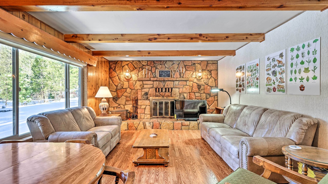 Photo of Livingroom in Harden Flat