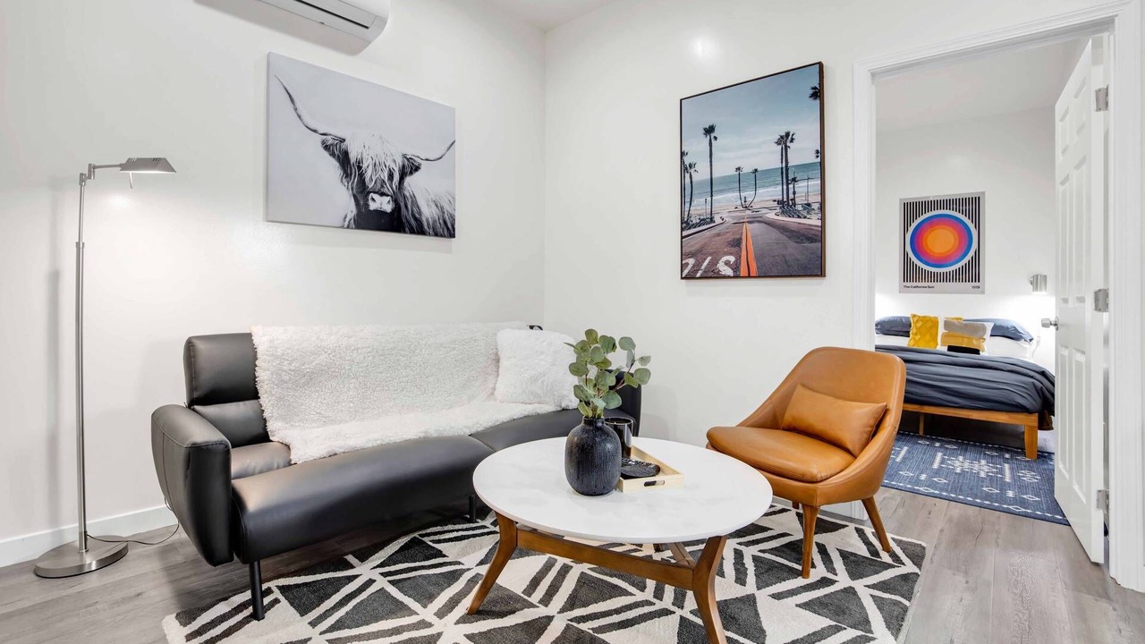 Photo of Bedroom in Pico-Union
