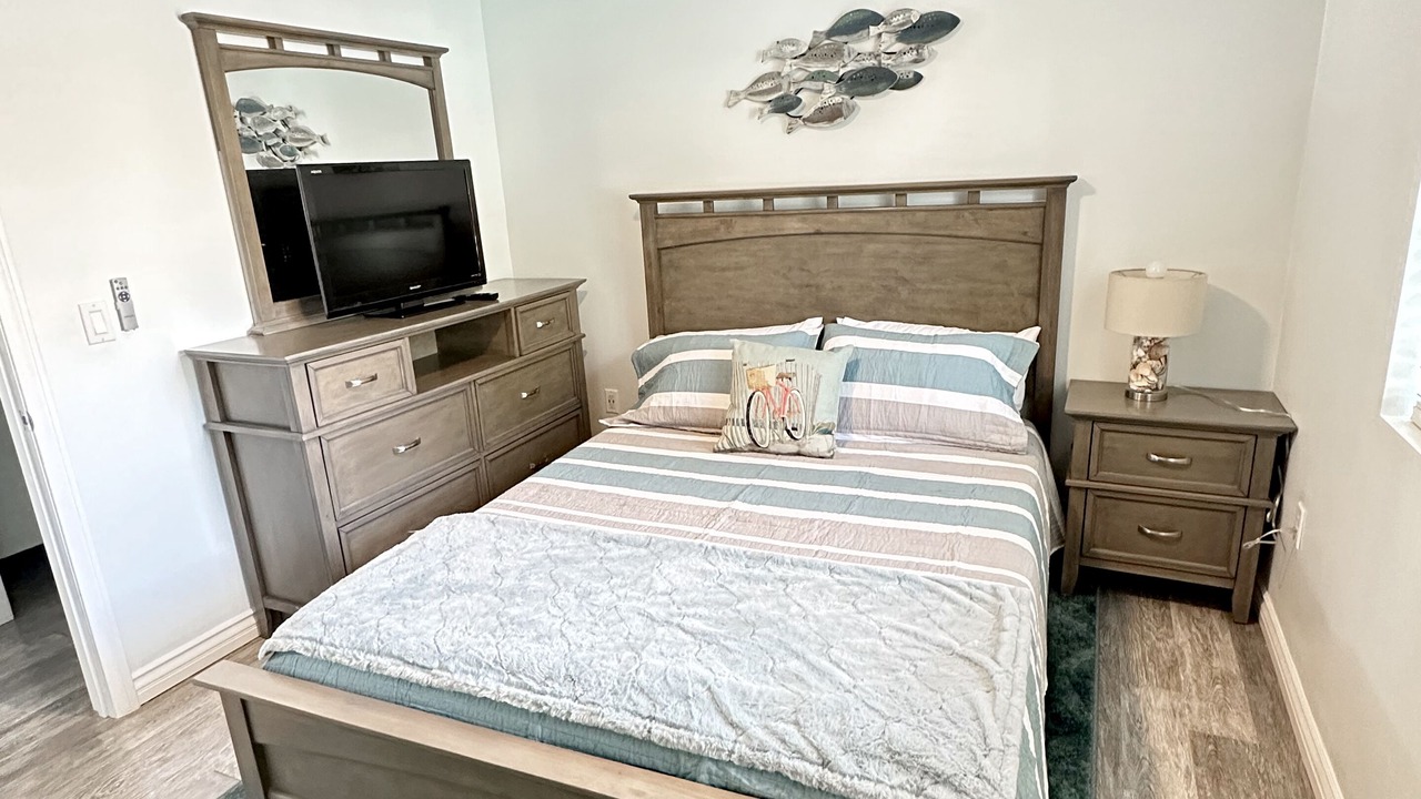 Photo of Bedroom in Lake Balboa