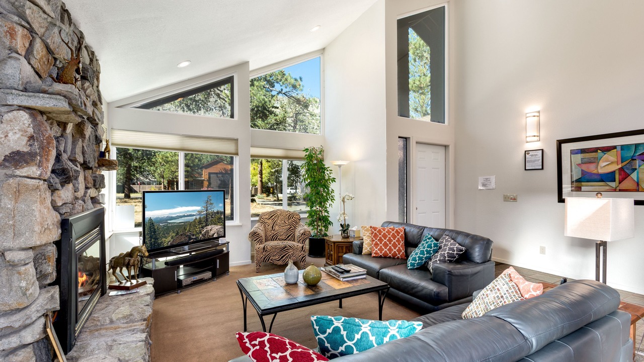 Photo of Livingroom in Christmas Valley