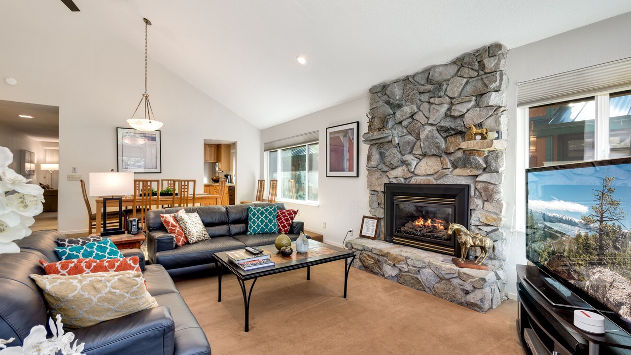 Photo of Livingroom in Christmas Valley