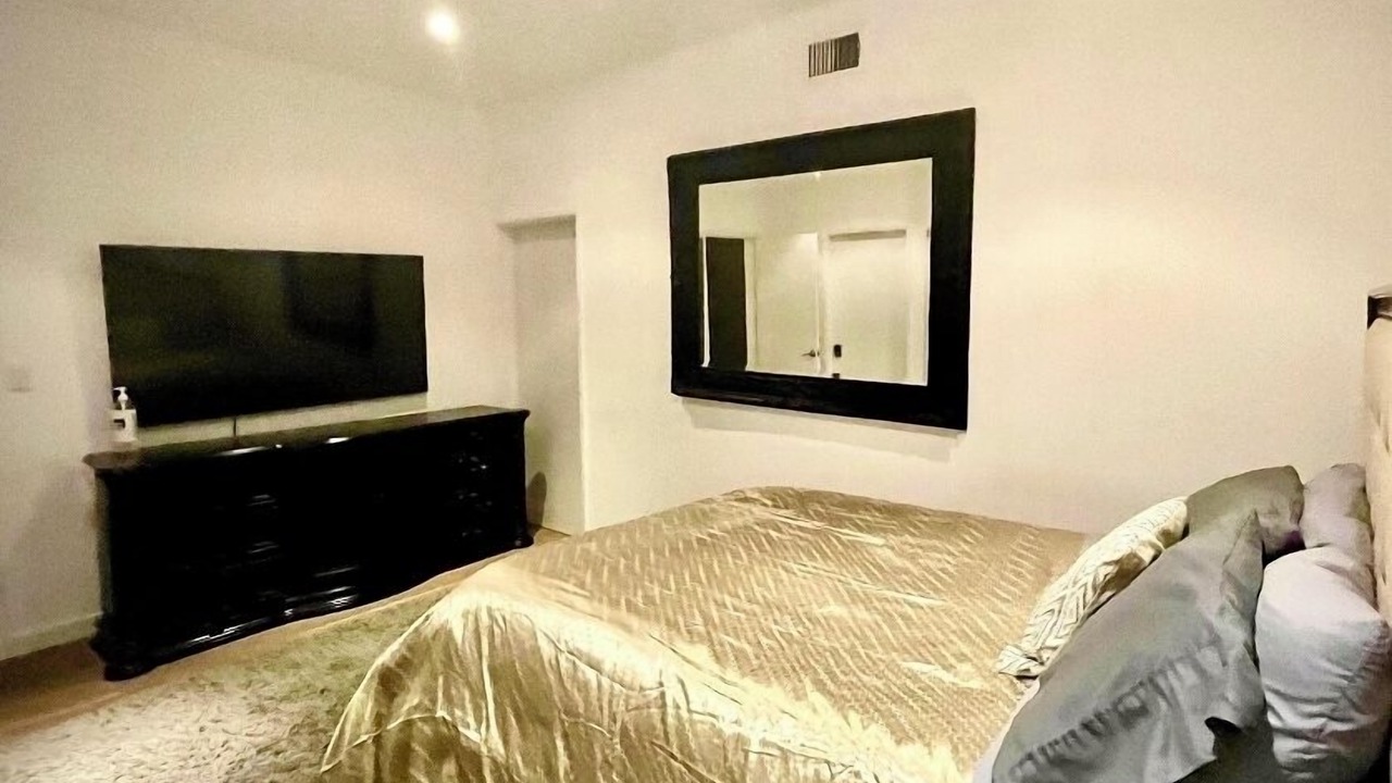 Photo of Bathroom in Hollywood Hills West