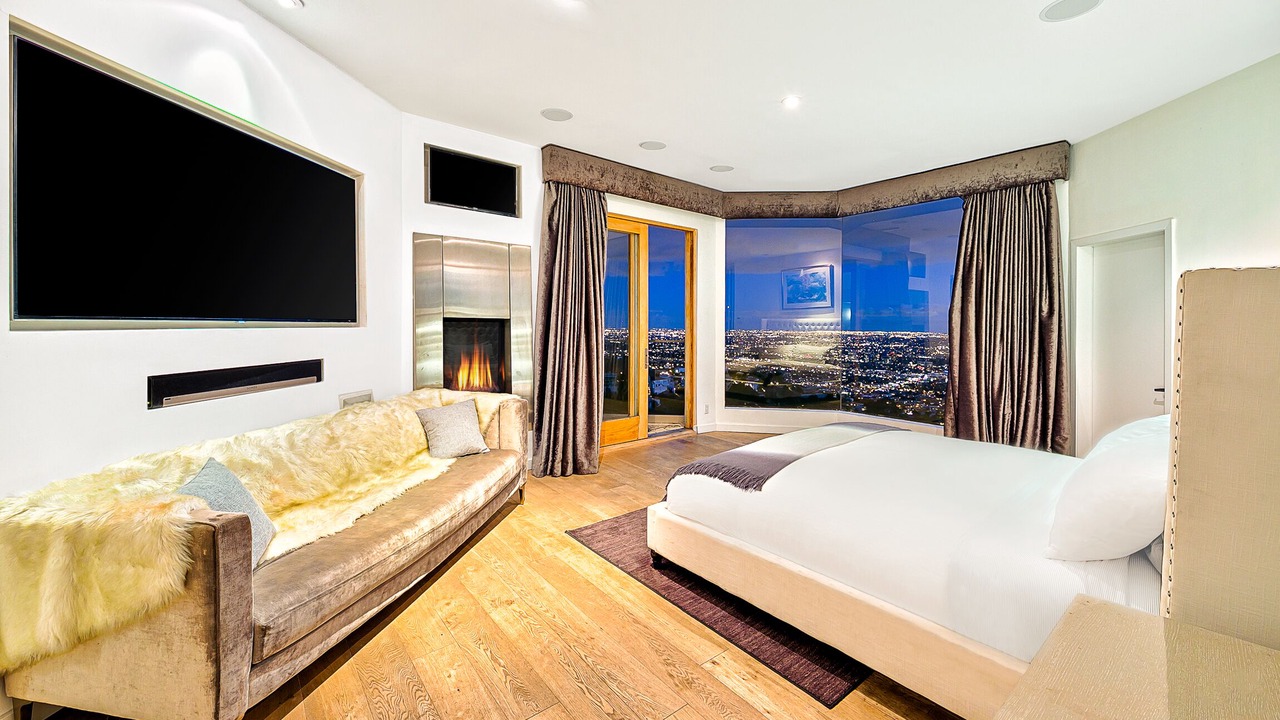 Photo of Bedroom in Hollywood Hills West