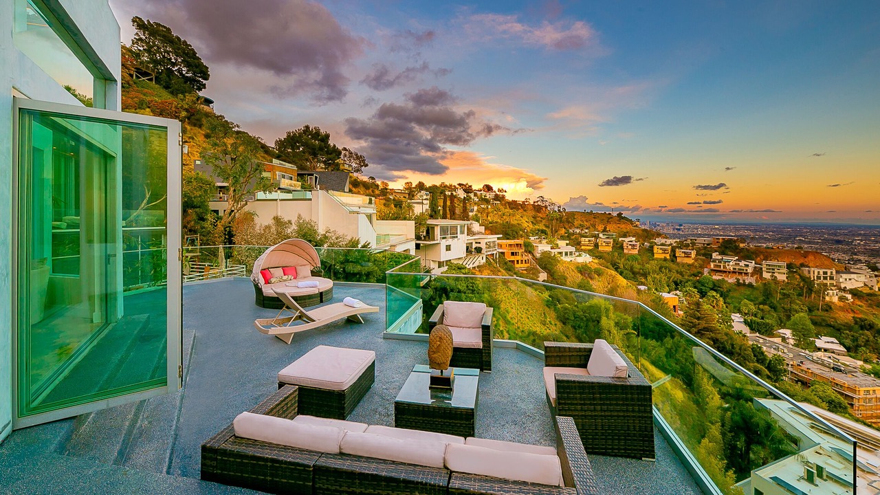 Photo of Patio Balcony in Hollywood Hills West