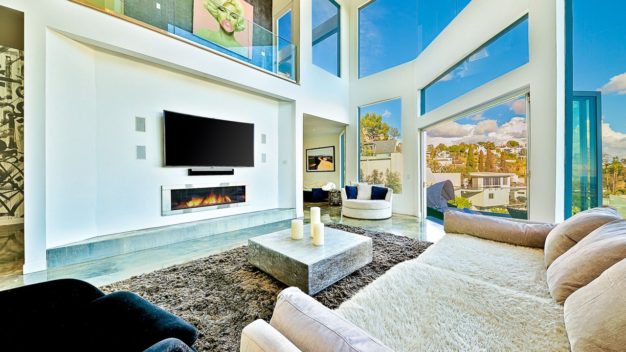 Photo of Livingroom in Hollywood Hills West