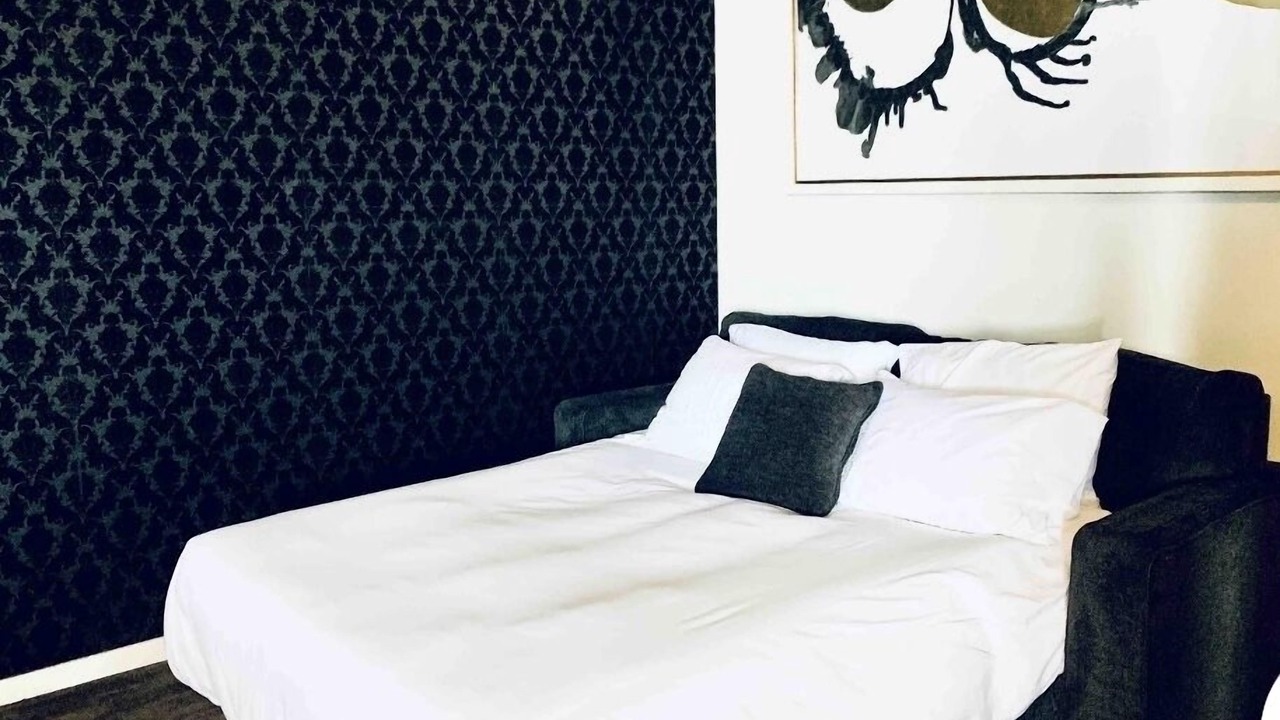 Photo of Bedroom in Hollywood Hills West