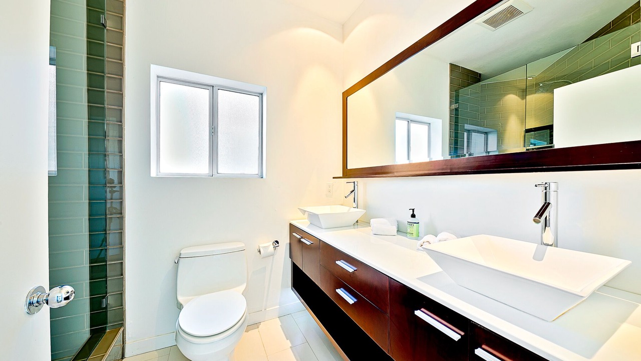 Photo of Bathroom in Hollywood Hills West