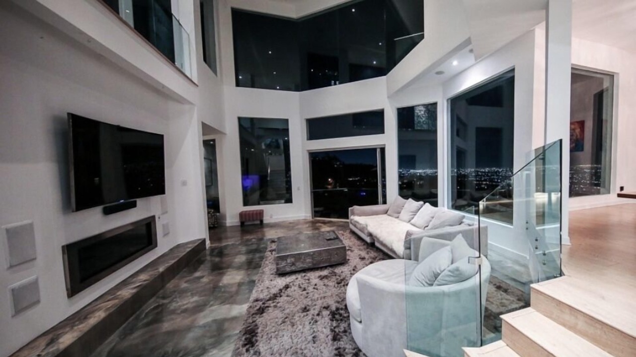 Photo of Livingroom in Hollywood Hills West