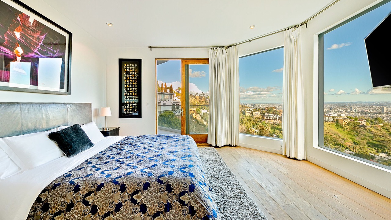 Photo of Patio Balcony in Hollywood Hills West