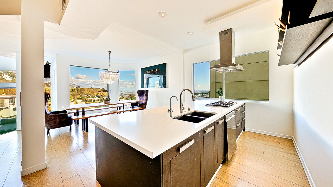 Photo of Others in Hollywood Hills West