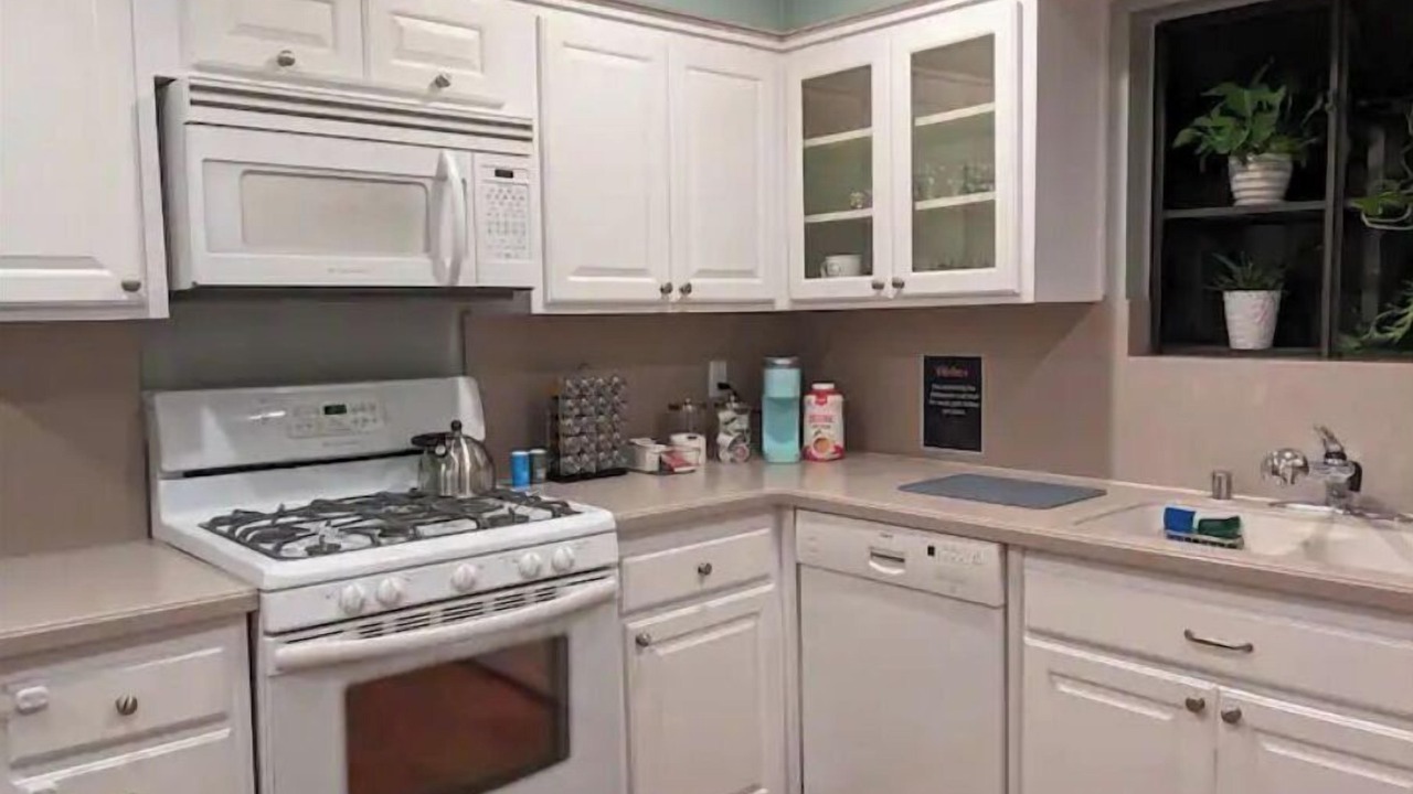 Photo of Kitchen in Valley Glen