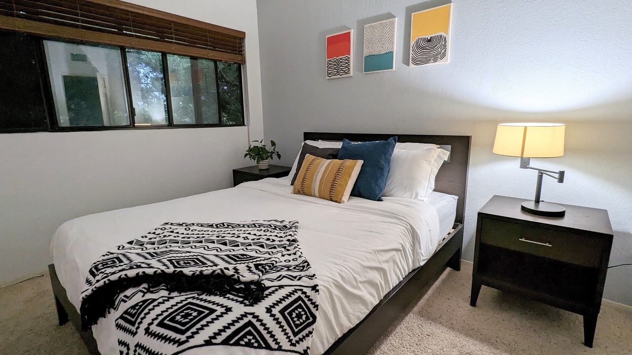 Photo of Bedroom in Valley Glen