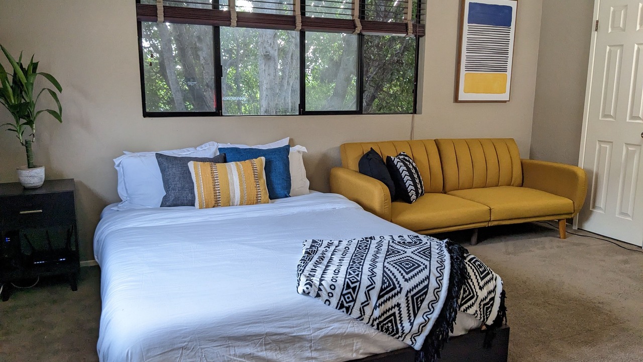 Photo of Bedroom in Valley Glen