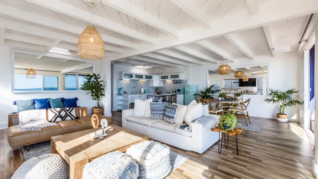 Photo of Livingroom in Eastern Malibu