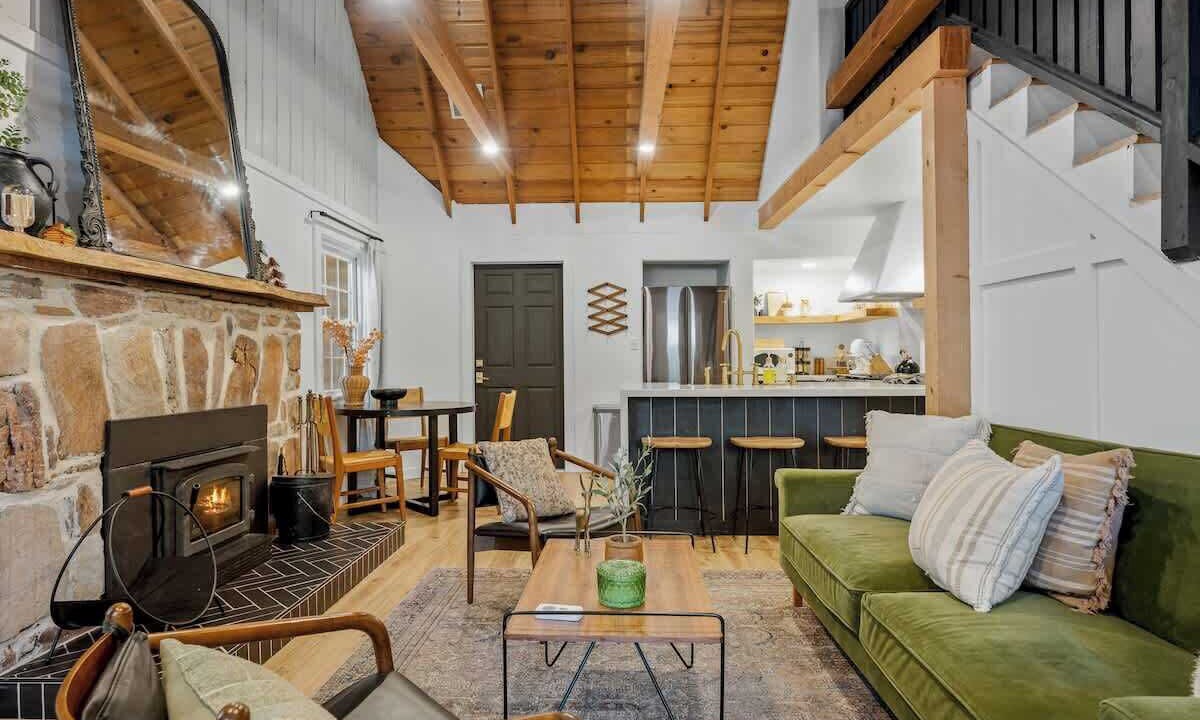 Photo of Livingroom in Big Bear City