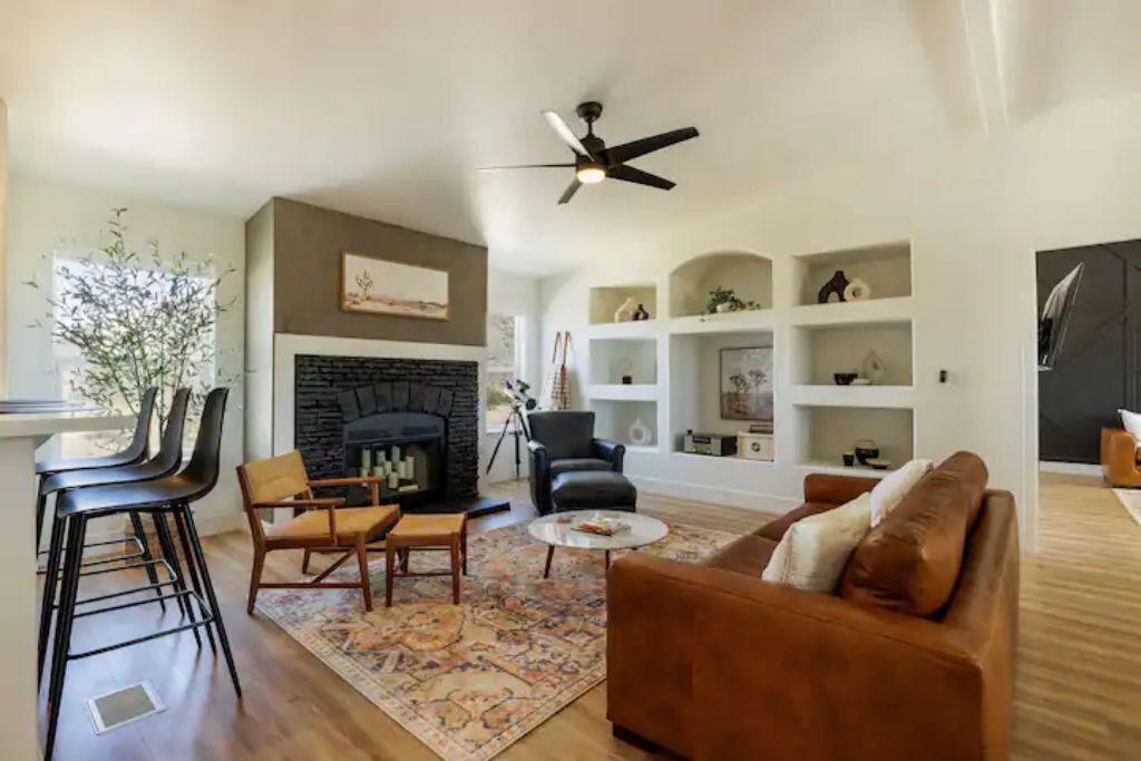 Photo of Livingroom in Landers