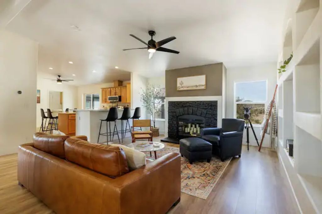 Photo of Livingroom in Landers