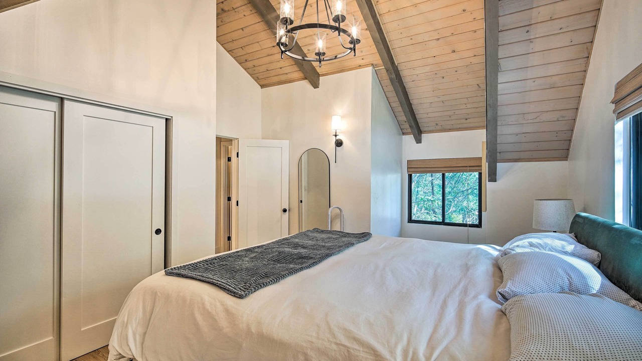 Photo of Bedroom in Cedar Glen