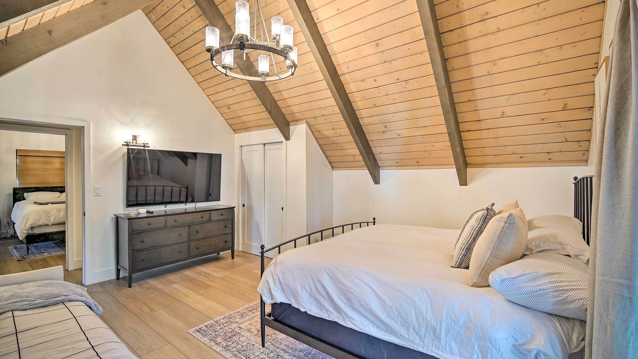 Photo of Bedroom in Cedar Glen