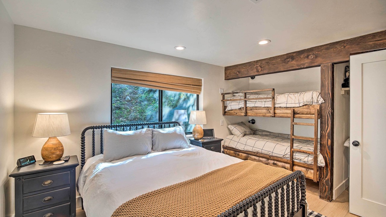 Photo of Bedroom in Cedar Glen