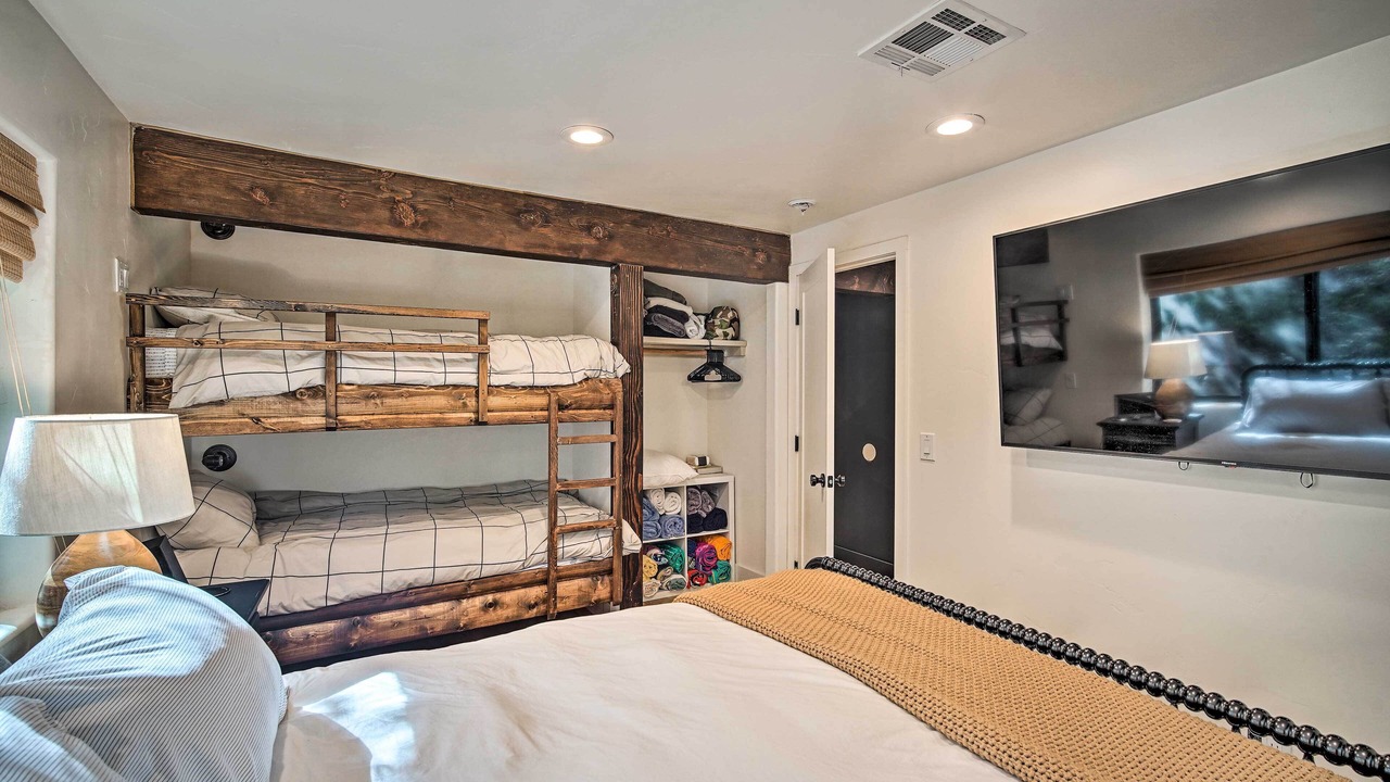 Photo of Bedroom in Cedar Glen