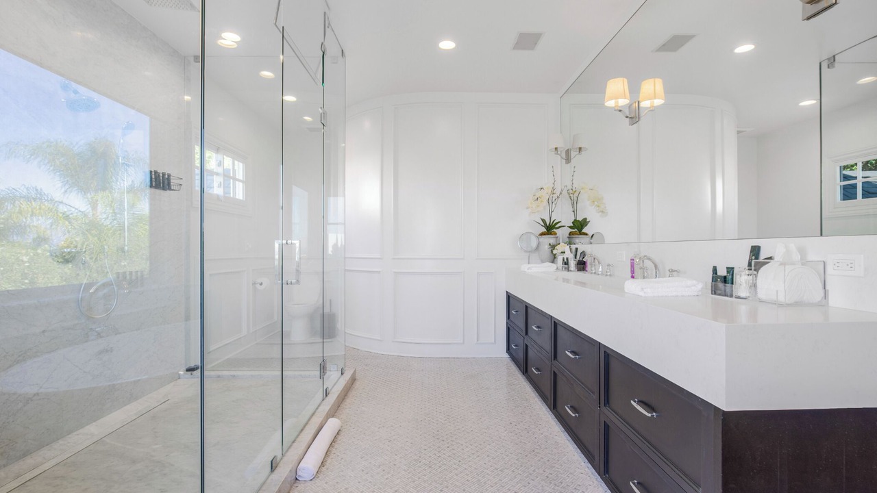 Photo of Bathroom in Sherman Oaks