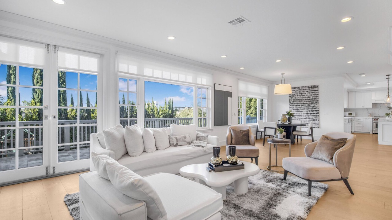 Photo of Livingroom in Sherman Oaks
