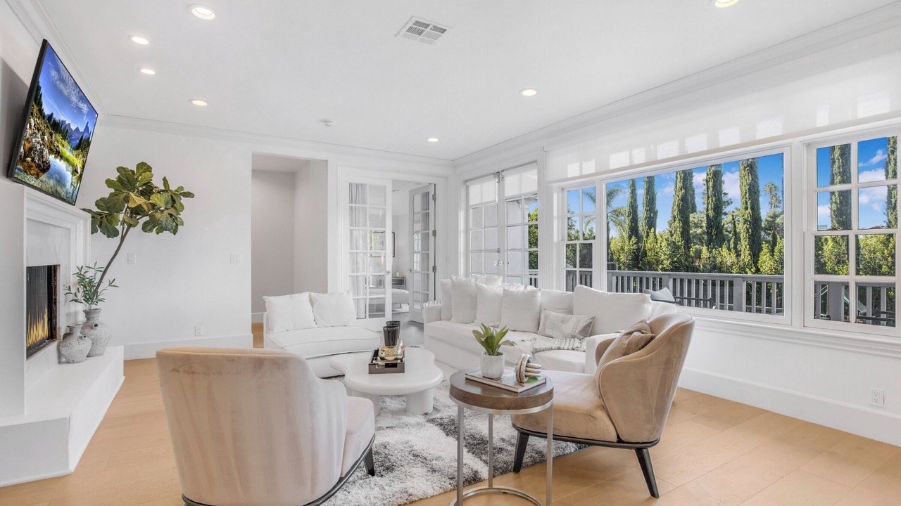 Photo of Livingroom in Sherman Oaks